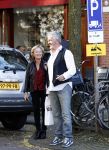 Amsterdam 4 november 2011
Pieter Storms en Nina Brink met dochter op de cornelis schuytstraat.
Peter Smulder bv