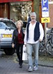Amsterdam 4 november 2011
Pieter Storms en Nina Brink met dochter op de cornelis schuytstraat.
Peter Smulder bv