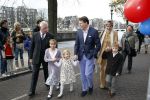 Amsterdam 26 november 2011
Premiere Dolfje Weerwolfje in carre. Paul v Loon met Prinses Laurentien Prins Constantijn en hun kinderen Aloise Claus Cazimir en ...
Peter Smulders bv