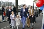 Amsterdam 26 november 2011
Premiere Dolfje Weerwolfje in carre. Paul v Loon met Prinses Laurentien Prins Constantijn en hun kinderen Aloise Claus Cazimir en ...
Peter Smulders bv