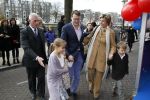 Amsterdam 26 november 2011
Premiere Dolfje Weerwolfje in carre. Paul v Loon met Prinses Laurentien Prins Constantijn en hun kinderen Aloise Claus Cazimir en ...
Peter Smulders bv