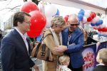 Amsterdam 26 november 2011
Premiere Dolfje Weerwolfje in carre. Paul v Loon met Prinses Laurentien Prins Constantijn en hun kinderen Aloise Claus Cazimir en ...
Peter Smulders bv
