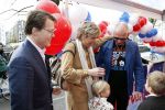 Amsterdam 26 november 2011
Premiere Dolfje Weerwolfje in carre. Paul v Loon met Prinses Laurentien Prins Constantijn en hun kinderen Aloise Claus Cazimir en ...
Peter Smulders bv