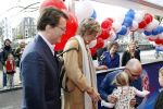 Amsterdam 26 november 2011
Premiere Dolfje Weerwolfje in carre. Paul v Loon met Prinses Laurentien Prins Constantijn en hun kinderen Aloise Claus Cazimir en ...
Peter Smulders bv