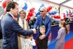 Amsterdam 26 november 2011
Premiere Dolfje Weerwolfje in carre. Paul v Loon met Prinses Laurentien Prins Constantijn en hun kinderen Aloise Claus Cazimir en ...
Peter Smulders bv