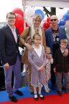 Amsterdam 26 november 2011
Premiere Dolfje Weerwolfje in carre. Paul v Loon met Prinses Laurentien Prins Constantijn en hun kinderen Aloise Claus Cazimir en ...
Peter Smulders bv