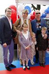 Amsterdam 26 november 2011
Premiere Dolfje Weerwolfje in carre. Paul v Loon met Prinses Laurentien Prins Constantijn en hun kinderen Aloise Claus Cazimir en ...
Peter Smulders bv
