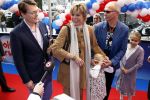 Amsterdam 26 november 2011
Premiere Dolfje Weerwolfje in carre. Paul v Loon met Prinses Laurentien Prins Constantijn en hun kinderen Aloise Claus Cazimir en ...
Peter Smulders bv