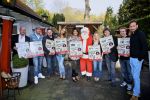 BAARN - In Restaurant Vuur is de perspresentatie gehouden van de nieuwe kerst cd genaamd Christmas Duets.  Met op de foto de hele groep van Christmas Duets. FOTO PETER SMULDERS BV