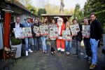BAARN - In Restaurant Vuur is de perspresentatie gehouden van de nieuwe kerst cd genaamd Christmas Duets.  Met op de foto de hele groep van Christmas Duets. FOTO PETER SMULDERS BV