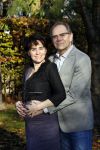 Ede 14 november 2011
Rob de Nijs en zijn zwangere vrouw Henriette bij hun thuis in de tuin.
Peter Smulders bv
