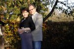 Ede 14 november 2011
Rob de Nijs en zijn zwangere vrouw Henriette bij hun thuis in de tuin.
Peter Smulders bv