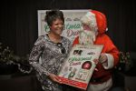 BAARN - In Restaurant Vuur is de perspresentatie gehouden van de nieuwe kerst cd genaamd Christmas Duets.  Met op de foto Ruth Jacott en de Kerstman. FOTO PETER SMULDERS BV