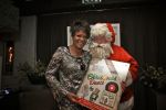 BAARN - In Restaurant Vuur is de perspresentatie gehouden van de nieuwe kerst cd genaamd Christmas Duets.  Met op de foto Ruth Jacott en de Kerstman. FOTO PETER SMULDERS BV