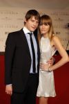 Amsterdam 21 november 2011
Premiere Nova Zembla in het RAI theater. De film is geregisseerd door Reinout Oerlemans en Robert de Hoog en Doutzen Kroes spelen de hoofdrollen.
Prinses Maxima en prins Wilem Alexander zijn de eregasten. Teun Kuilboer met vriendin
Peter Smulders bv