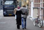 Amsterdam 20 november 2011
Wende Snijders met vriend op het leidse plein.
Peter Smulders bv