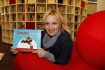 Amsterdam 14 november 2011
Presentatie Douwe Egberts sinterklaasboeken vak Yvon Jaspers Arjan Ederveen en Ronald Giphart gepresentaeerd door Renate Verbaan in de bibliotheek van Amsterdam.
Peter Smulders bv