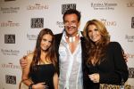 Amsterdam 24 november 2011
Uitreiking Beau monde awards in het Amstel hotel. Yvonne en Michelle Dubbelboer en Gerard Joling
Peter Smulders bv