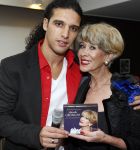 Loosdrecht 26 november 2012
Presentatie cd Anneke Gronloh bij het Golden Tulip hotel. mett Ali B
Peter Smulders bv