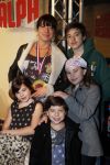 Haarlem 8 december 2012
Premiere Wreck it in Pathe Haarlem. Amanda Krabbe met al haar kinderen Bickel Yasmijn Michelle en Achilles
Peter Smulders bv