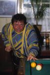 Vinkeveen, 13 Oktober 1997
Andre Hazes speelt biljart op de tafel bij de Plashoeve
Foto Peter Smulders BV