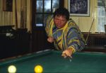 Vinkeveen, 13 Oktober 1997
Andre Hazes speelt biljart op de tafel bij de Plashoeve
Foto Peter Smulders BV