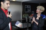 Loosdrecht 26 november 2012
Presentatie cd Anneke Gronloh bij het Golden Tulip hotel. mett Ali B
Peter Smulders bv