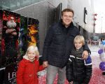Amsterdam 25 november 2012
Premiere de vijf legendes in pathe arena. Bastiaan ragas met dochter en zoon Sem
Peter Smulders bv