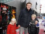 Amsterdam 25 november 2012
Premiere de vijf legendes in pathe arena. Bastiaan ragas met dochter en zoon Sem
Peter Smulders bv