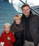 Amsterdam 25 november 2012
Premiere de vijf legendes in pathe arena. Bastiaan ragas met dochter en zoon Sem
Peter Smulders bv