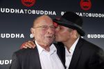 Amsterdam 23 november 2012
Opening nieuwe Buddha to Buddha pand in Amsterdam. Batul Looman met vader
Peter Smulders bv