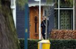 Oegstgeest  1 en 2 december 2012
Caroline Tensen thuis bij haar nieuwe vriend Ernst jan Smids. Haar mini cooper cabrio heeft allebei de dagen voor zijn huis gestaan.
Peter Smulders bv