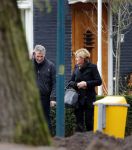 Oegstgeest  1 en 2 december 2012
Caroline Tensen thuis bij haar nieuwe vriend Ernst jan Smids. Haar mini cooper cabrio heeft allebei de dagen voor zijn huis gestaan.
Peter Smulders bv