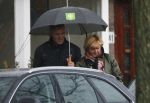 Oegstgeest  1 en 2 december 2012
Caroline Tensen thuis bij haar nieuwe vriend Ernst jan Smids. Haar mini cooper cabrio heeft allebei de dagen voor zijn huis gestaan.
Peter Smulders bv