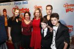 Amsterdam 9 december 2012
Premiere groeten van Mike in Tuschinski. cast met oa v Maas Bronkhuyzenâ€¨Bracha van Doesburghâ€¨Carine Crutzenâ€¨Leona Philippoâ€¨Faas Wijnâ€¨Nasrdin Dchar
Peter Smulders bv