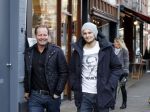 Amsterdam 6 december 2012
Danny Blind met zijn zoon Daley op de cornelis schuytstraat.
Peter Smulders bv