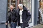 Amsterdam 6 december 2012
Danny Blind met zijn zoon Daley op de cornelis schuytstraat.
Peter Smulders bv