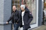 Amsterdam 6 december 2012
Danny Blind met zijn zoon Daley op de cornelis schuytstraat.
Peter Smulders bv
