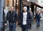 Amsterdam 6 december 2012
Danny Blind met zijn zoon Daley op de cornelis schuytstraat.
Peter Smulders bv