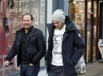 Amsterdam 6 december 2012
Danny Blind met zijn zoon Daley op de cornelis schuytstraat.
Peter Smulders bv