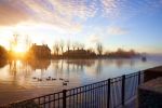 Nigtevecht 30 november 2012
De zon komt op achter ons huis met een beestje mist op de vecht.
Peter Smulders bv