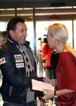 Amsterdam Zuid-Oost, 11 December 2012
Hamburgers bakken met Gerard Joling, Robert ten Brink, Ajouad El-Miloudi en
Bobbie ( Van Ernst en de rest) voor het goede doel, de Ronald McDonald Stichting Debbie de Wagenaar, Interim Manager Communications, Public Affairs bij McDonald's Nederland
Foto Peter Smulders BV