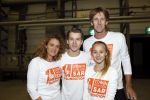 Katwijk Leiden 28 november 2012
Edwin en Annemarie v d sar en hun kinderen Joe en Lynn maken schilderije met Pim Smit die verkocht gaan worden voor de edwin v d Sar foundation.
Peter Smulders bv