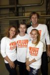 Katwijk Leiden 28 november 2012
Edwin en Annemarie v d sar en hun kinderen Joe en Lynn maken schilderije met Pim Smit die verkocht gaan worden voor de edwin v d Sar foundation.
Peter Smulders bv