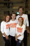 Katwijk Leiden 28 november 2012
Edwin en Annemarie v d sar en hun kinderen Joe en Lynn maken schilderije met Pim Smit die verkocht gaan worden voor de edwin v d Sar foundation.
Peter Smulders bv