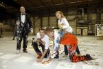 Katwijk Leiden 28 november 2012
Edwin en Annemarie v d sar en hun kinderen Joe en Lynn maken schilderije met Pim Smit die verkocht gaan worden voor de edwin v d Sar foundation.
Peter Smulders bv