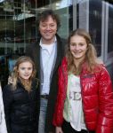 Amstelveen 9 december 2012
Premiere Dik Trom in schouwburg Amstelveen. Frits Sissing met dochters
Peter Smulders bv