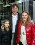 Amstelveen 9 december 2012
Premiere Dik Trom in schouwburg Amstelveen. Frits Sissing met dochters
Peter Smulders bv