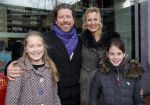 Amstelveen 9 december 2012
Premiere Dik Trom in schouwburg Amstelveen. henkjan Smits met vrouw en dochter
Peter Smulders bv
