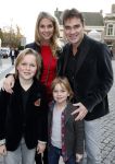 Den Bosch 25 november 2012
Premiere Annie in theater de parade. Jeroen v d Boom met vrouw Dani en zoons
Peter Smulders bv